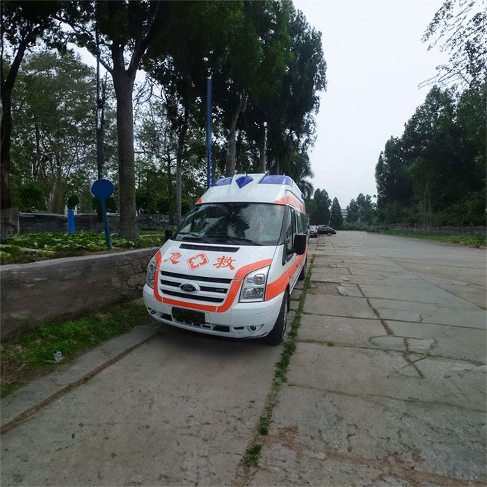 青大附院租赁私家救护车转院到四川巴中救护车出租一般多少钱租赁