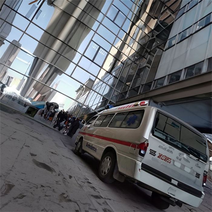 西宁超微骨科医院预约私人救护车租赁到江苏扬州救护车出租 多少钱一辆