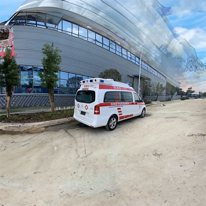 青海省第四人民医院预约私人救护车租赁到新疆博尔塔拉哪里出租救护车