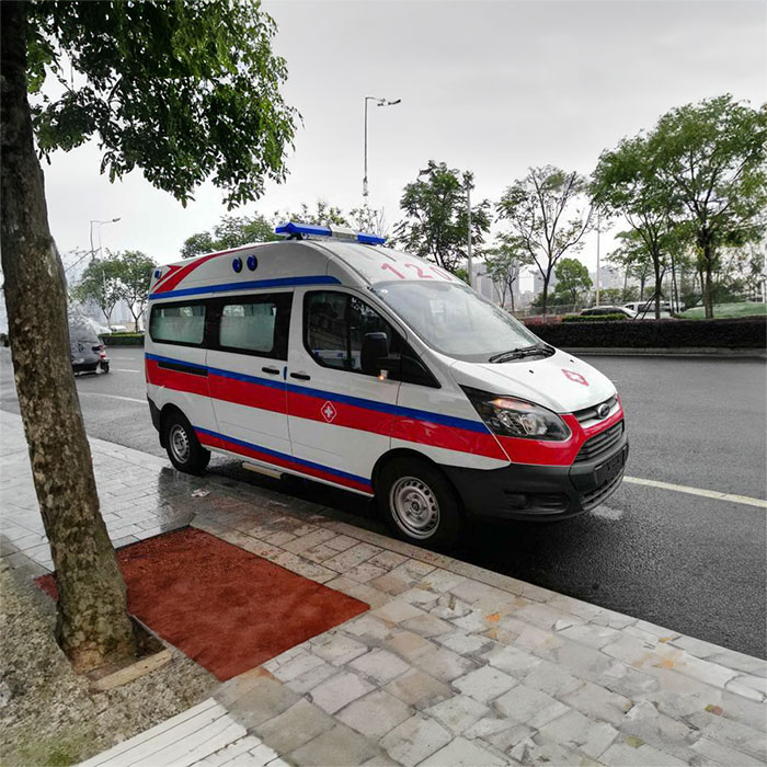 青海省第三人民医院租赁私家救护车转院到广西河池出租救护车多少钱