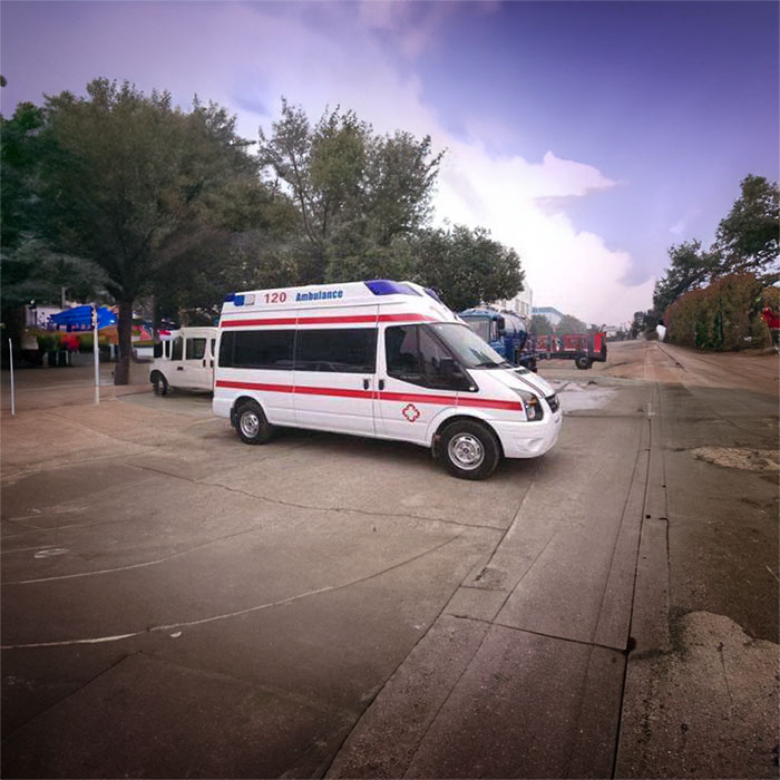 西宁市城东区学院社区卫生服务站租赁私家救护车到云南昆明正规救护车出租电话多少