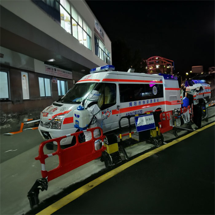 西宁市城西区虎台社区卫生院租私人救护车转院到吉林四平叫一次救护车多少钱出租