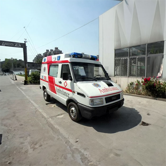 青大附院租赁私人救护车转运到江西西宁120救护车出租电话多少