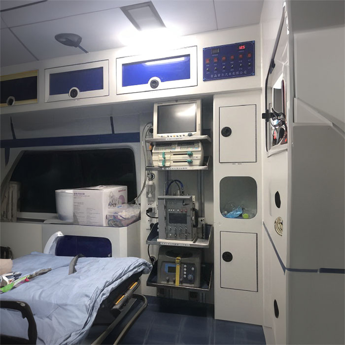 青海省西宁传染病专科医院租赁私家救护车到贵州遵义出租转院救护车多少钱