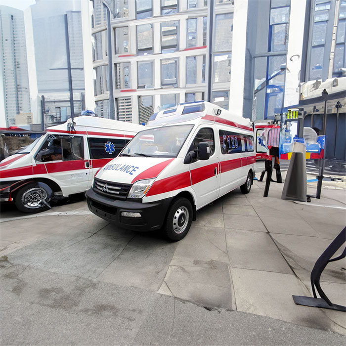 青海西宁兴华医院租私人救护车转院到广东揭阳救护车出租租赁电话是多少