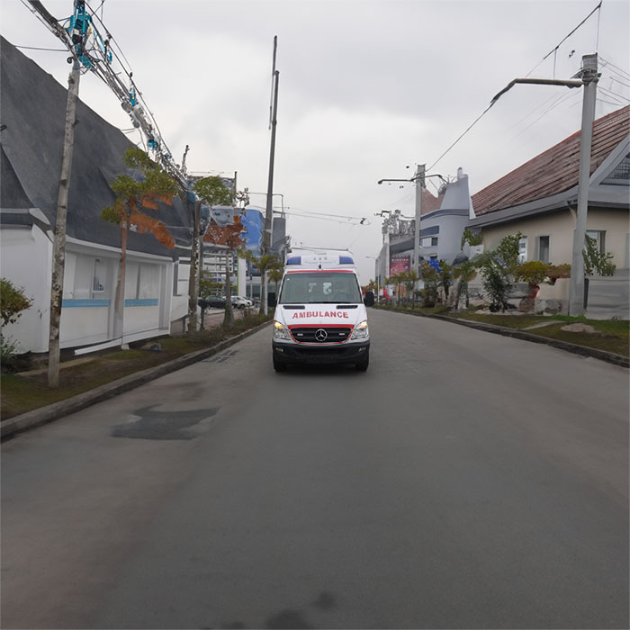 西宁市人民医院租私家救护车转院到云南怒江救护车出租租赁费用是多少