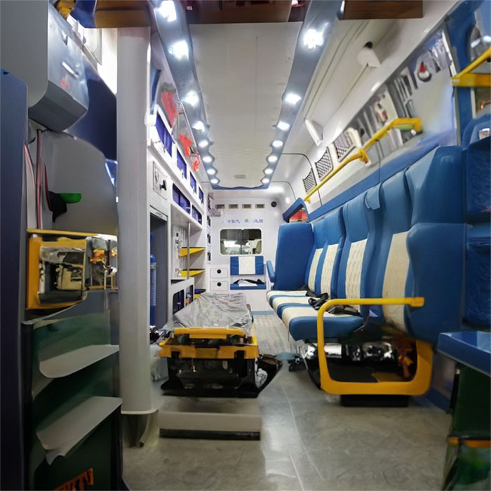 青海西宁兴华医院预约私人救护车转运到山东青岛哪里有带呼吸机的救护车出租