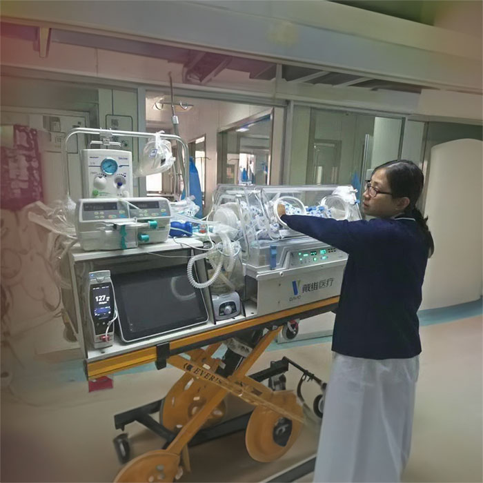 青海省西宁妇幼保健院租赁正规救护车到黑龙江大兴安岭长途救护车出租哪里靠谱