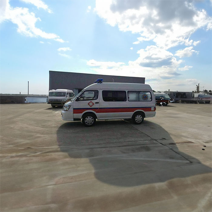 青海省中医院租私家救护车转院到青海果洛救护车出租 多少钱一辆