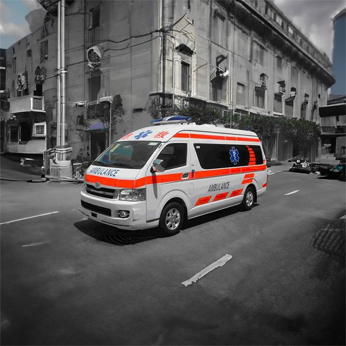 西宁市城北区中医院租赁私人救护车转运到河南洛阳救护车出租电话是多少