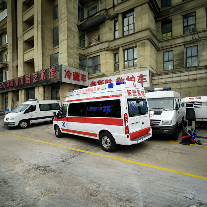 青海省西宁精神卫生防治院租赁私家救护车到辽宁丹东救护车出租一般多少钱租赁