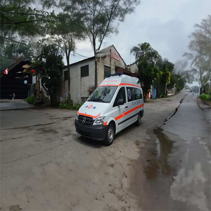 青海红十字医院青海省监狱管理局中心医院租赁私家救护车转院到新疆克拉玛依救护车出租车多少钱一公里