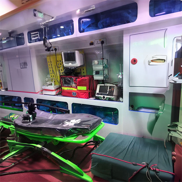 青海省第四人民医院(青海省传染病医院)租私人急救车到广东湛江医院救护车叫一次多少钱 出租公司