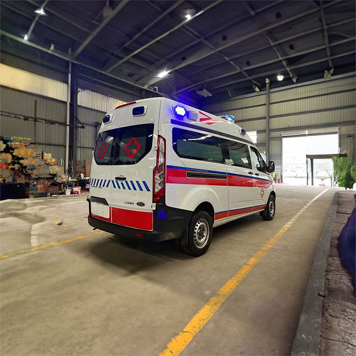 青海省西宁藏医院120私人救护车租赁到江西景德镇出租救护车一般多少钱一辆