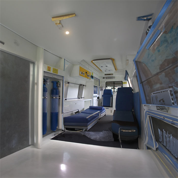 青海西宁兴华医院租赁私人救护车转运到贵州安顺救护车出租多少钱