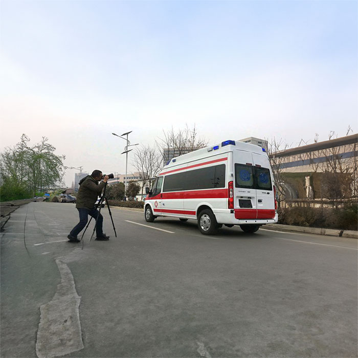 青海红十字医院青海省监狱管理局中心医院租赁私家救护车转院到广东韶关正规救护车出租哪个公司好