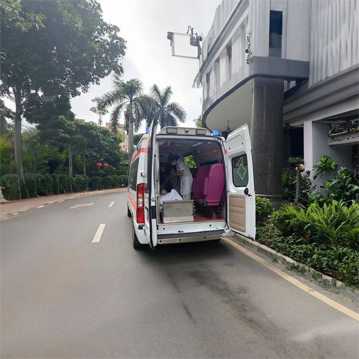 青海省精神卫生防治院租用私人救护车到广东汕头哪里有长途救护车出租公司