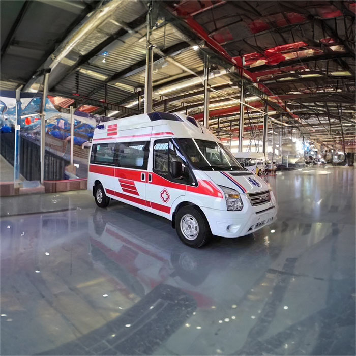 西宁市城东区建国路社区卫生院租赁私人救护车到海南文昌救护车出租转院多少钱