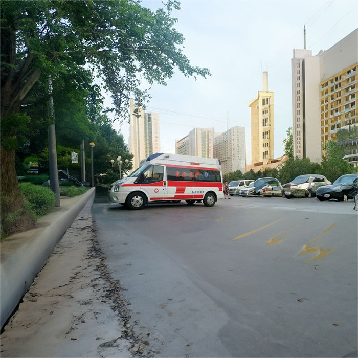 中国人民医院第四医院私人救护车租赁到内蒙古包头出租救护车出院转院怎么样