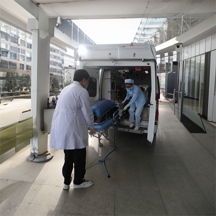 西宁大通回族土族自治县人民医院私人救护车租赁到江苏镇江出租救护车多少钱