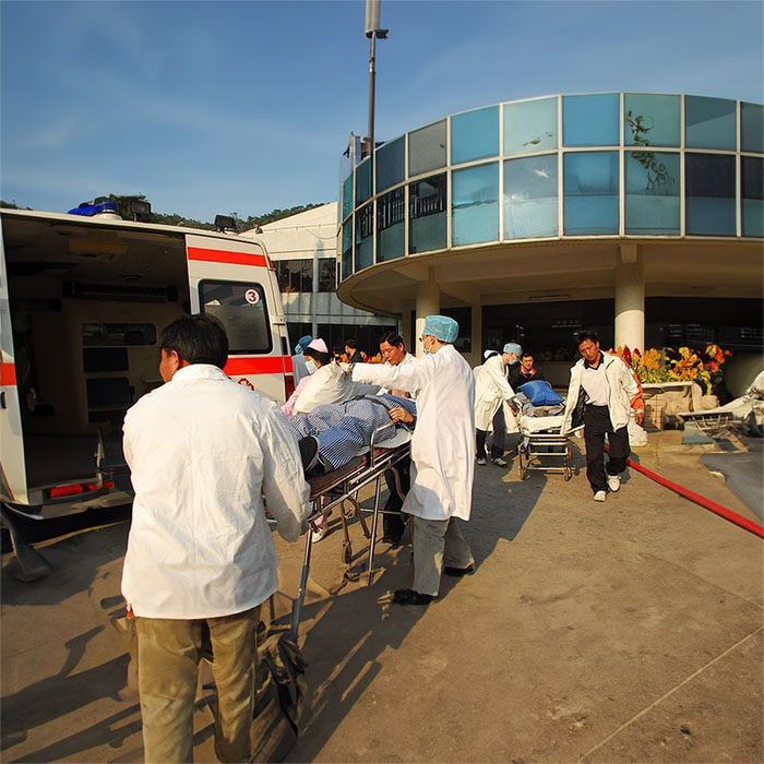 西宁大通县景阳镇什家村卫生室租私人急救车到云南红河救护车出租一般多少钱公司