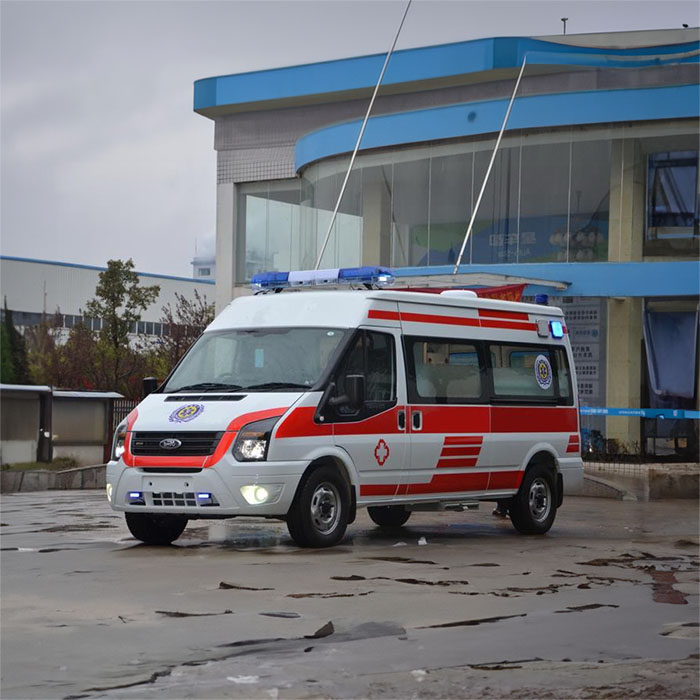 西宁市城北区中医院租用私人救护车护送到江苏无锡救护车出租哪里好