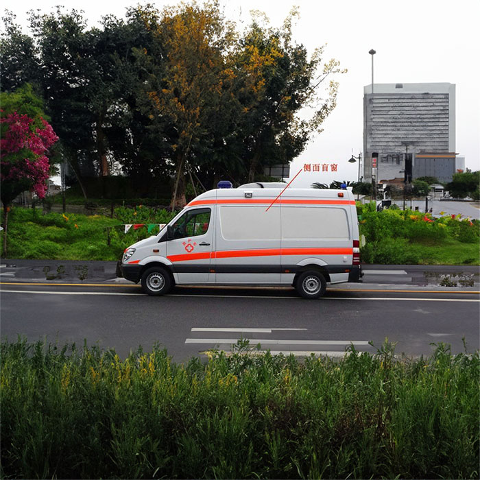 西宁市城北区中医院预约私人救护车租赁到陕西榆林救护车出租一次多少钱