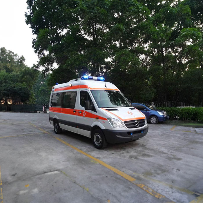 青海省西宁传染病专科医院租私人救护车到内蒙古乌海出租救护车一般多少钱