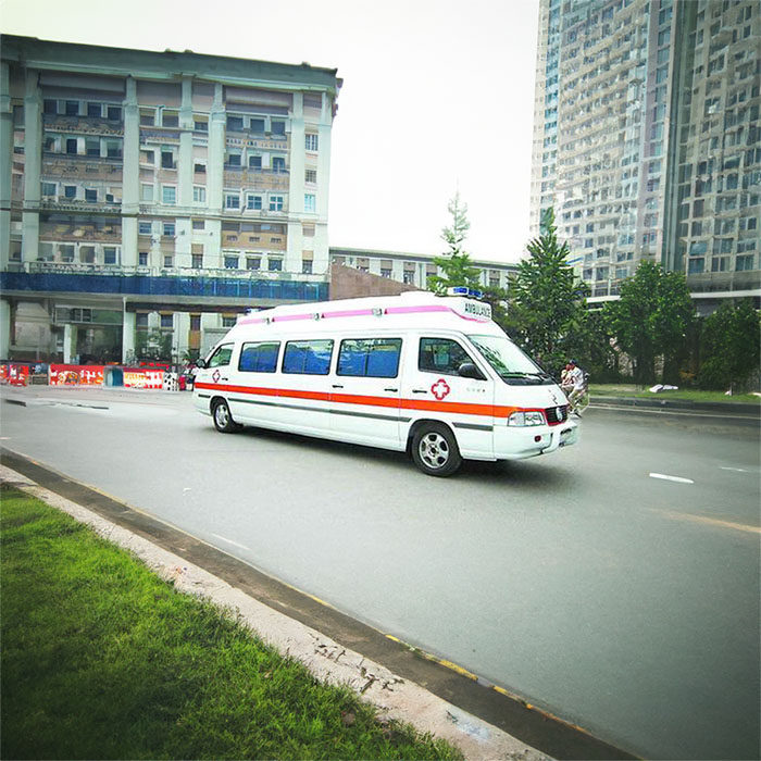 中国人民医院第四医院预约私人救护车转运到广西南宁救护车出租费用多少