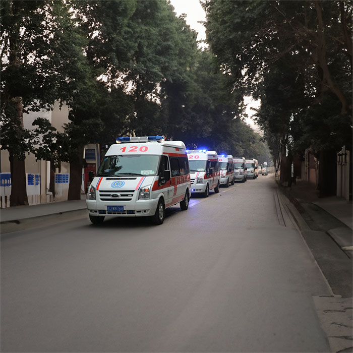 青海西宁红十字医院租救护车到福建宁德救护车如何收费 出租公司