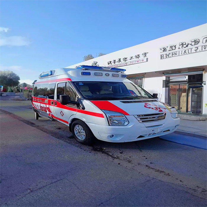 青大附院租赁私人救护车转运到山东济南救护车出租收费多少