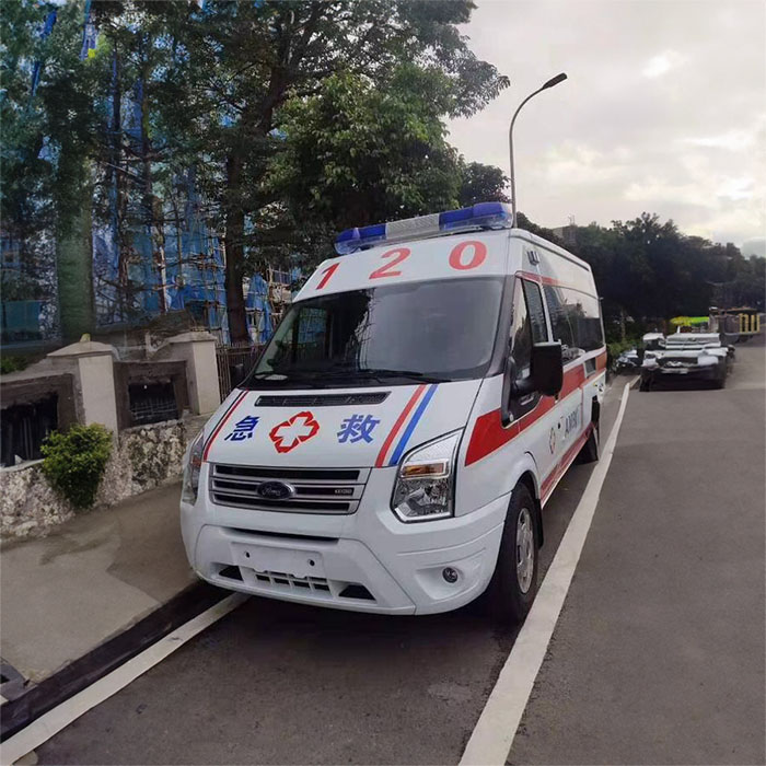 青海省西宁妇幼保健院租救护车到内蒙古赤峰救护车出租公司费用多少