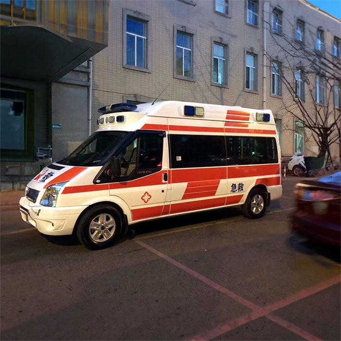 西宁现代妇产医院租用私人救护车护送到江苏连云港出租一趟救护车多少钱