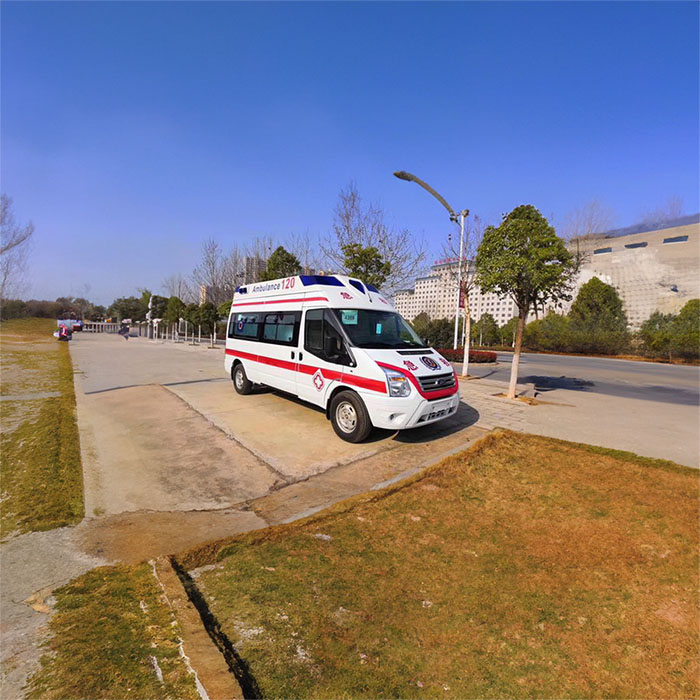 青海西宁第三人民医院租赁私人救护车到广东茂名救护车出租收费多少钱