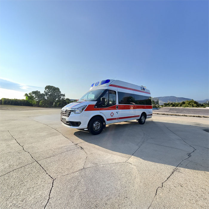 青海红十字医院青海省监狱管理局中心医院租赁正规救护车到四川广元救护车出租 多少钱