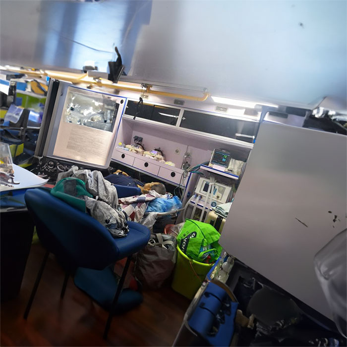 青大附院私人救护车租赁到云南迪庆救护车出租价格大概多少钱一公里