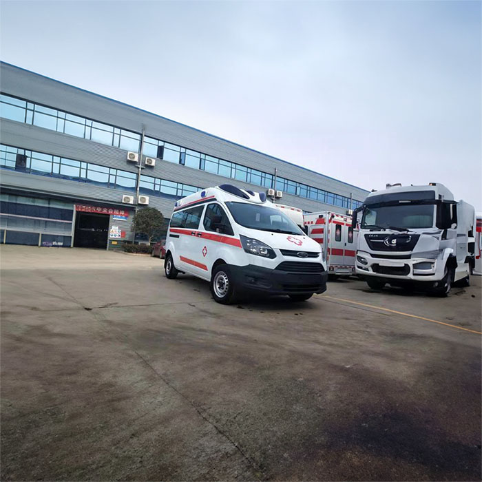 西宁市城西区虎台社区卫生院租救护车护送到湖南株洲医疗救护车出租多少钱