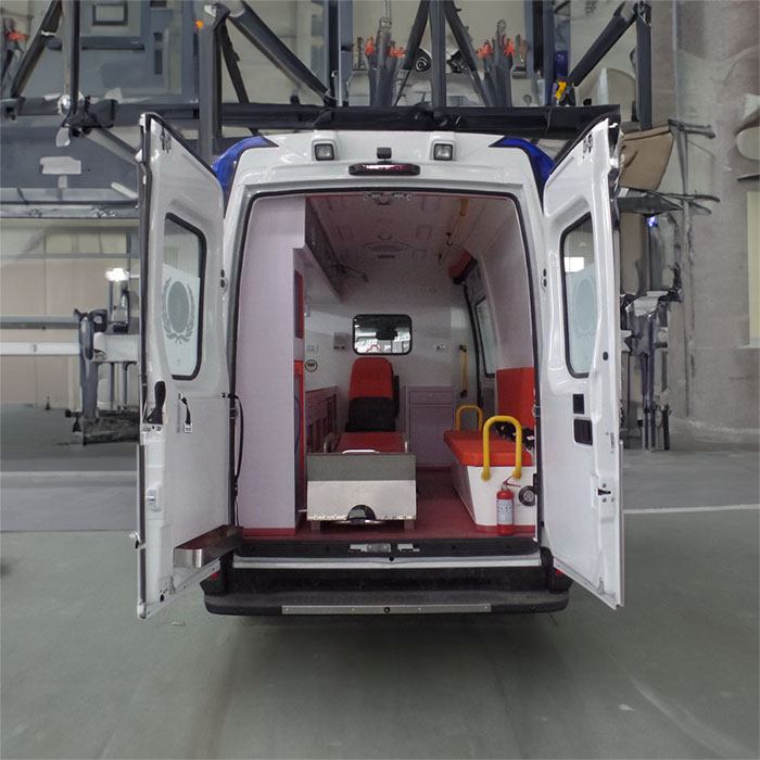 西宁市城西区万平门诊部租私家救护车转院到贵州安顺救护车出租长途多少钱