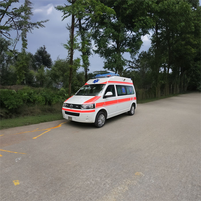 青海省西宁中医院租用私人救护车护送到内蒙古阿拉善盟救护车出租的价格是多少