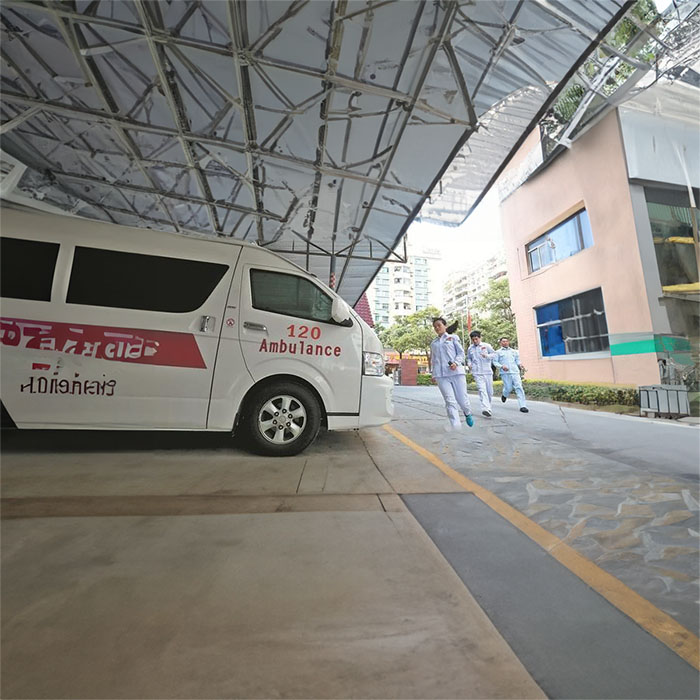 青海西宁第三人民医院预约私人救护车租赁到宁夏银川救护车辆出租价格多少