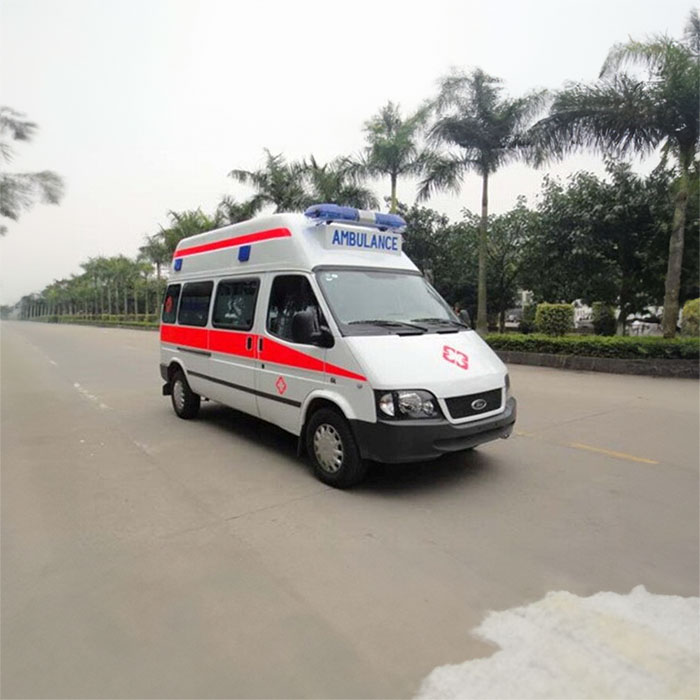 西宁润华皮肤病医院租赁私家救护车到青海海西救护车出租哪里好