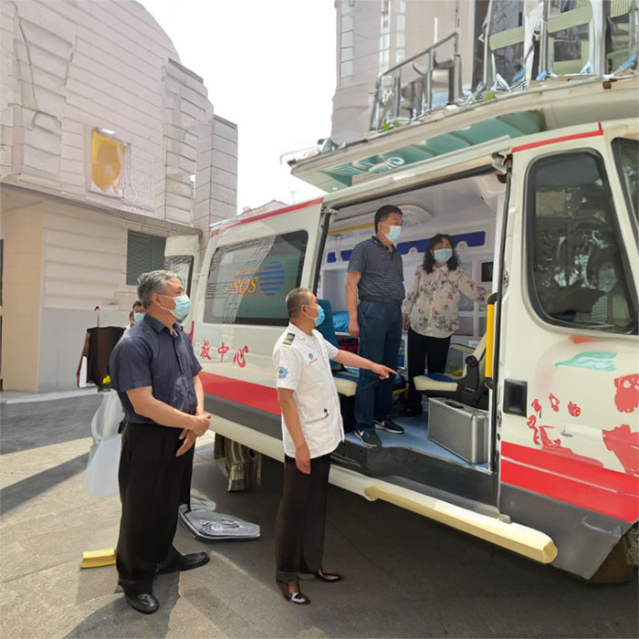 西宁市城北区朝阳社区卫生服务站私人救护车出租到新疆博尔塔拉出租救护车多少钱