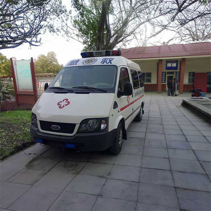 西宁市城东区中庄社区卫生服务站租救护车到山东泰安救护车出租价格多少