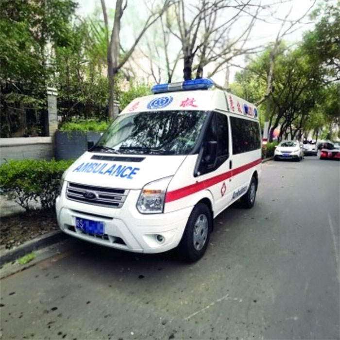 西宁大通博爱医院租用私人救护车护送到四川成都哪里救护车出租