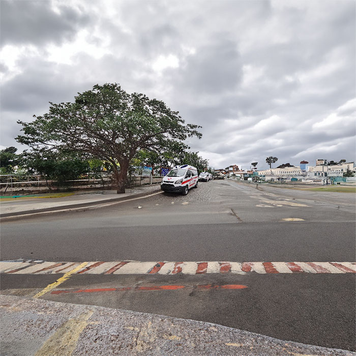 青海省西宁中医院租私人急救车到陕西咸阳私人救护车出租一般多少钱