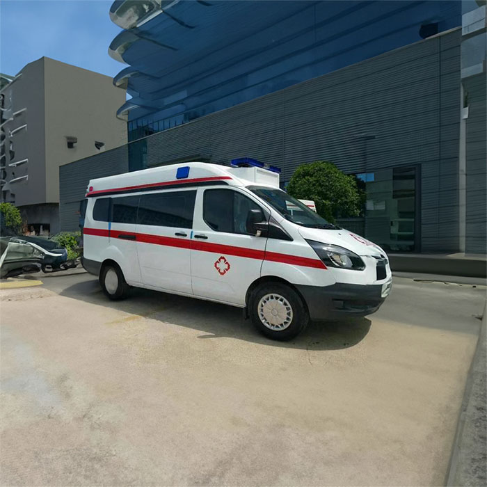 西宁市湘润医院租救护车护送到海南琼中黎族苗族自治县救护车哪里有出租