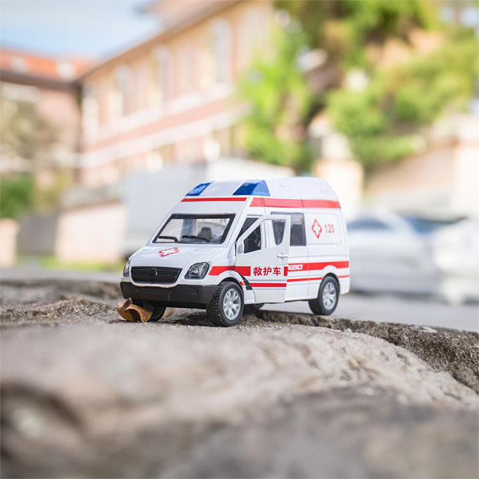 青海省人民医院租赁私人救护车转运到海南海口救护车出租公司电话是多少