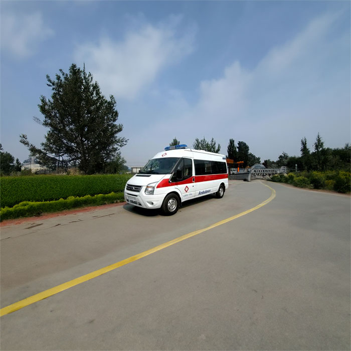 青海大学附属医院租赁私家救护车转院到湖北襄阳转院救护车出租要多少钱