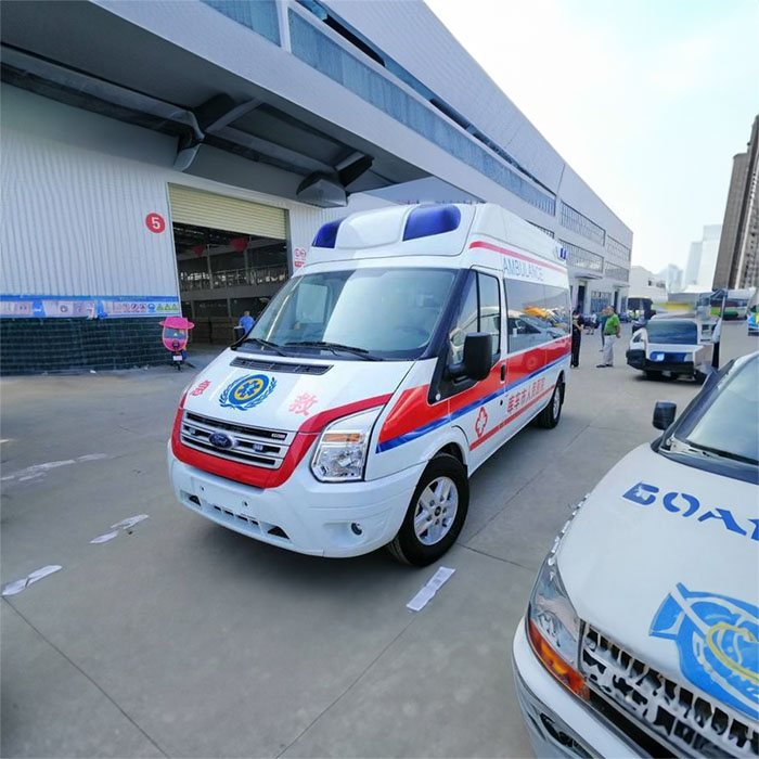 青大附院租私人救护车转院到新疆克孜勒苏柯尔克孜救护车出租价格大概多少钱一公里