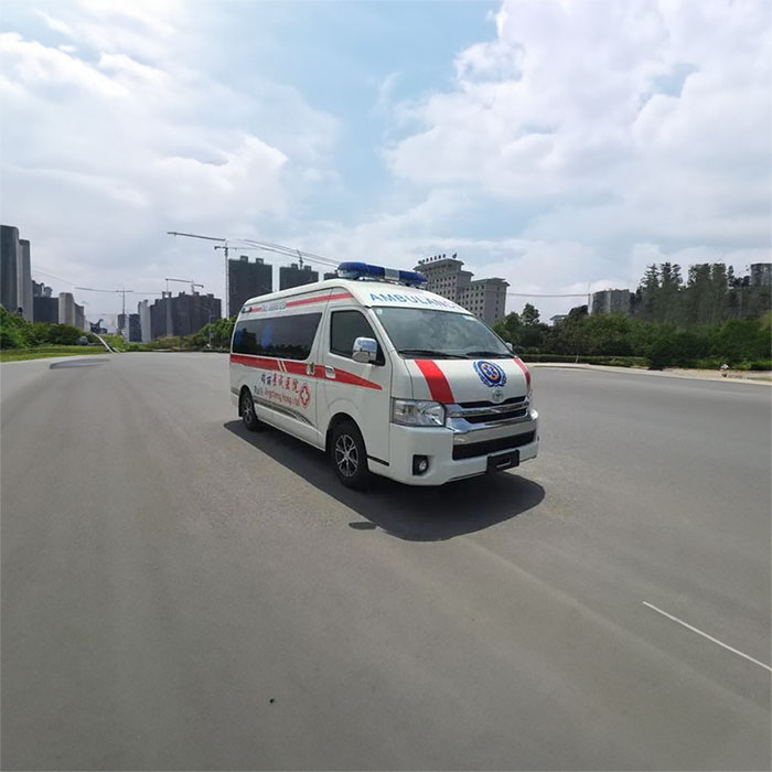 青海省心血管病专科医院租赁私人救护车转运到辽宁鞍山救护车如何出租